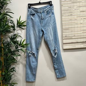 Vintage Light Wash American Eagle Boyfriend Jeans